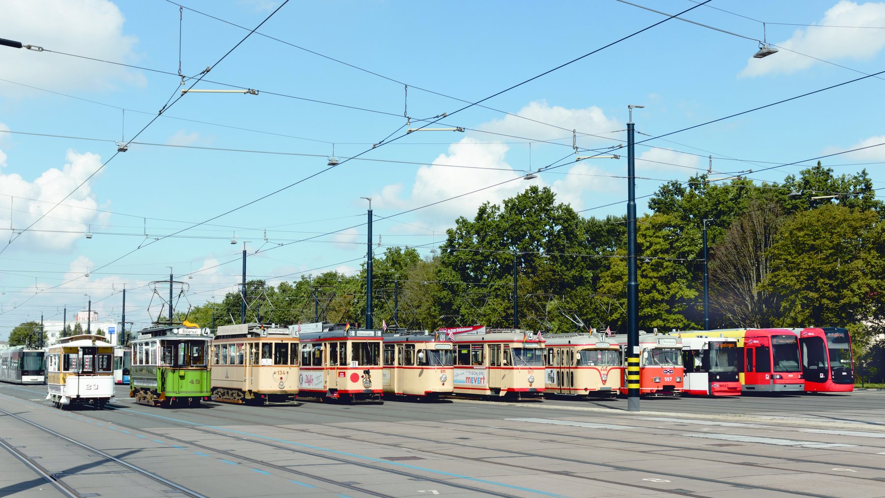 Fahrzeugflotte der BSAG gestern und heute